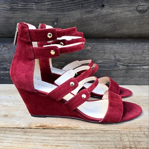 Nine West NEW!! Willison Red Wine Seude, Gold Studded Caged, Wedge Sandal. 9.5M - Picture 2 of 15